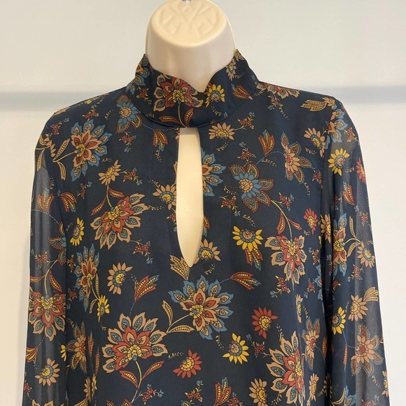 Karlie Navy Floral Print Long Sleeve Lined Open Back Blouse Medium - Picture 2 of 9